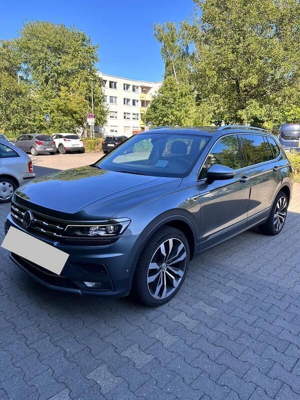 Grau Gebraucht 2017 VW Tiguan Allspace SUV | 24.500 € (Fairer Preis) - Bild 1/4