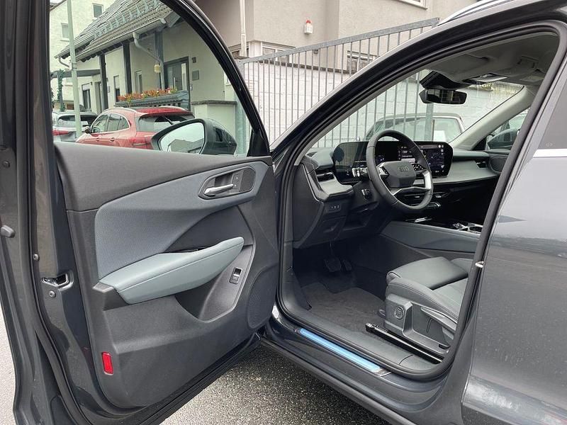 Neu Audi Q3 Sport 150 PS (110 kW) 2026 Grau SUV
