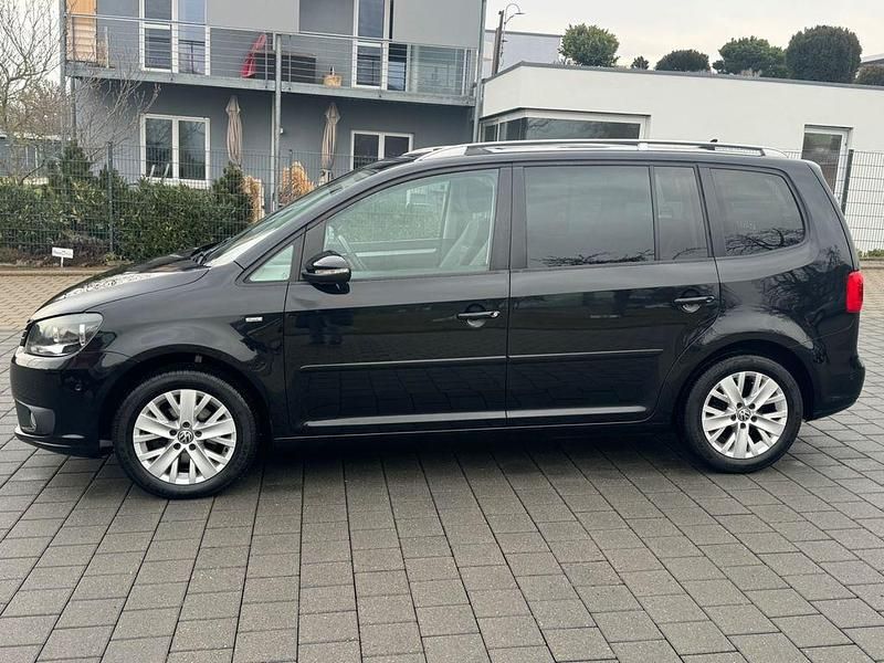 Gebraucht VW Touran Life 105 PS (77 kW) 2013 Schwarz Van / Kleinbus