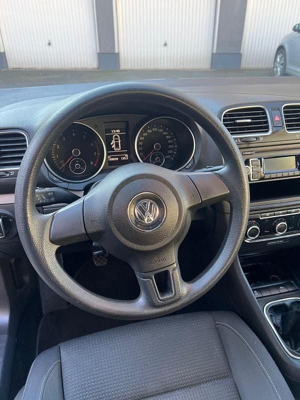 Second-hand VW Golf VII 105 CP (77 kW) 2012 Albastru Hatchback