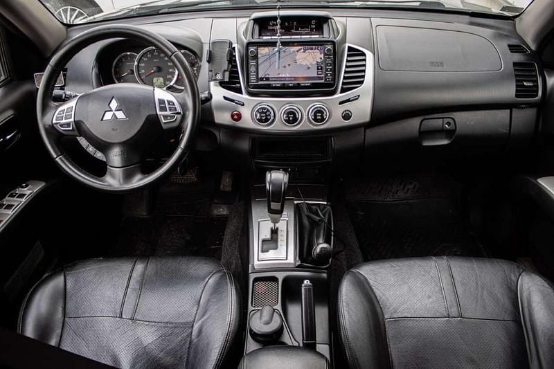 Gebraucht Mitsubishi L200 Plus 178 PS (130 kW) 2014 Braun Pickup