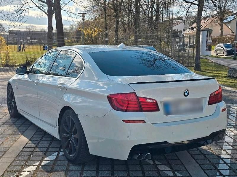 Gebraucht BMW 520 184 PS (135 kW) 2012 Weiß Limousine