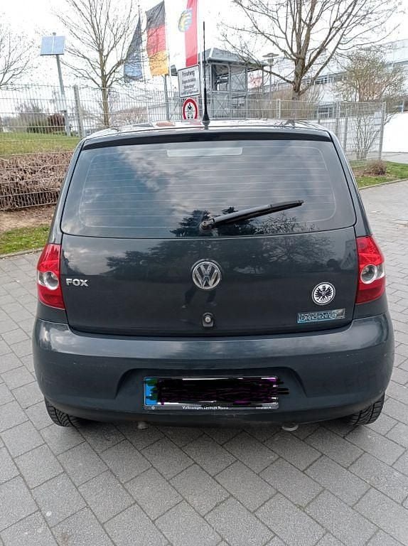 Gebraucht VW Fox 54 PS (39 kW) 2010 Schwarz Kleinwagen