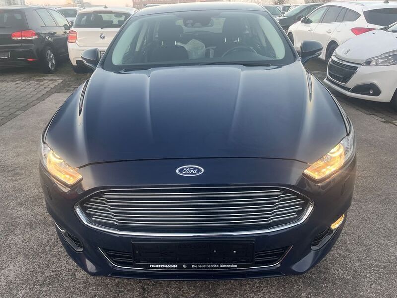 Blau Gebraucht 2018 Ford Mondeo Titanium Limousine | 13.000 € (Superpreis) - Bild 1/4