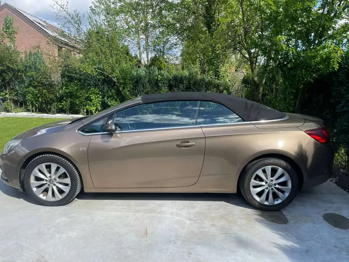 Gebraucht Opel Cascada Edition 140 PS (102 kW) 2013 Gold Cabrio
