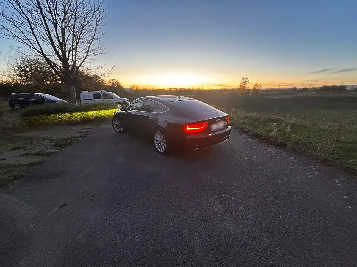 Gebraucht Audi A7 Sport 245 PS (180 kW) 2014 Blau Kleinwagen