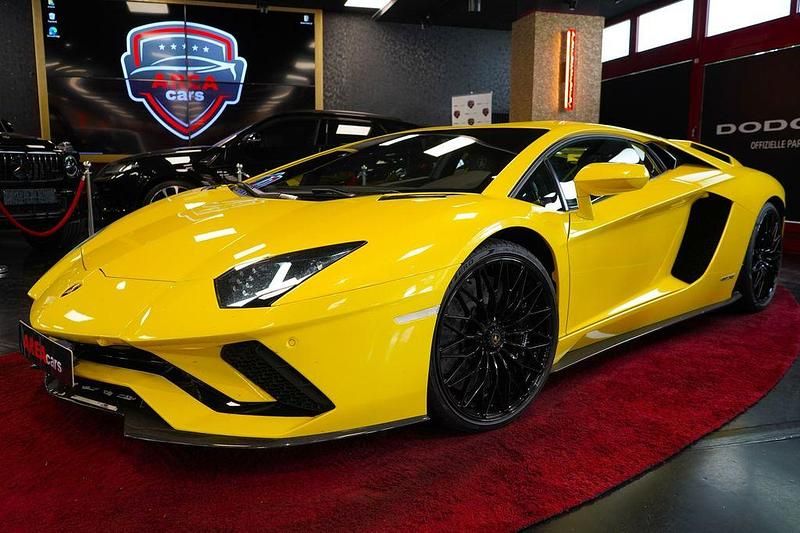 Grün Gebraucht 2019 Lamborghini Aventador Coupé | 339.900 € - Bild 1/4