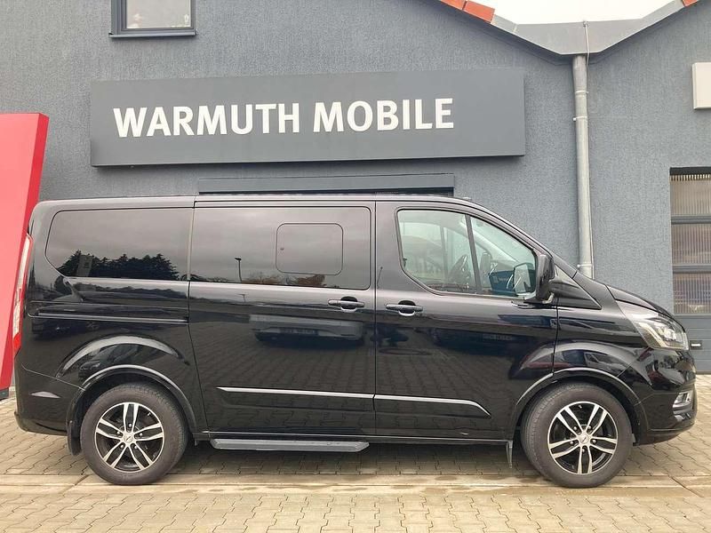 Gebraucht Ford Transit Custom Titanium 131 PS (96 kW) 2018 Iridiumschwarz metallic Van / Kleinbus