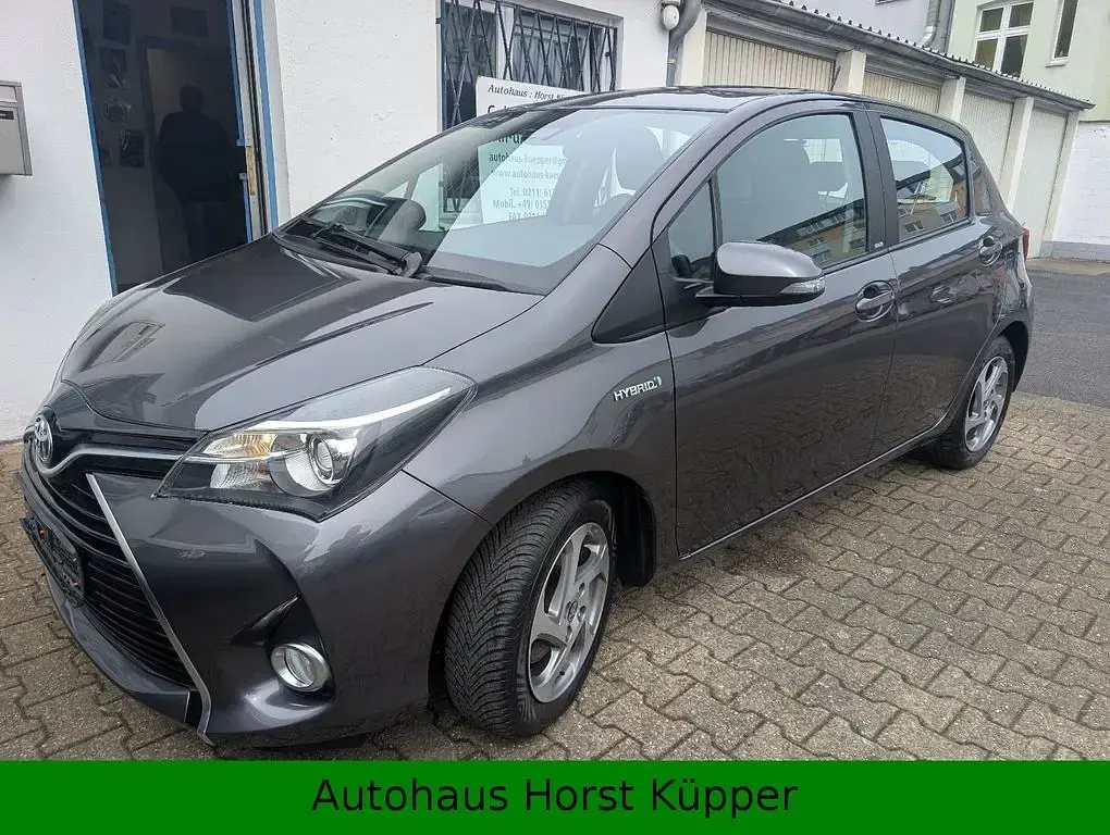 Gebraucht Toyota Yaris Edition-S 75 PS (55 kW) 2016 Grau Limousine
