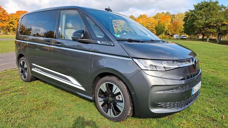 Second-hand VW Multivan 245 CP (180 kW) 2025 Gri Monovolum