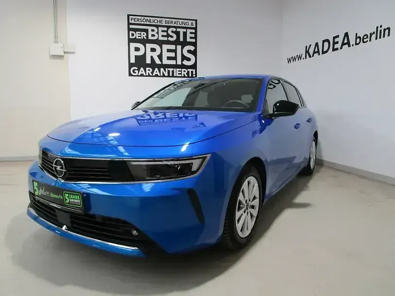 Usado Opel Astra 110 HP (80 kW) 2022 Azul Sedan