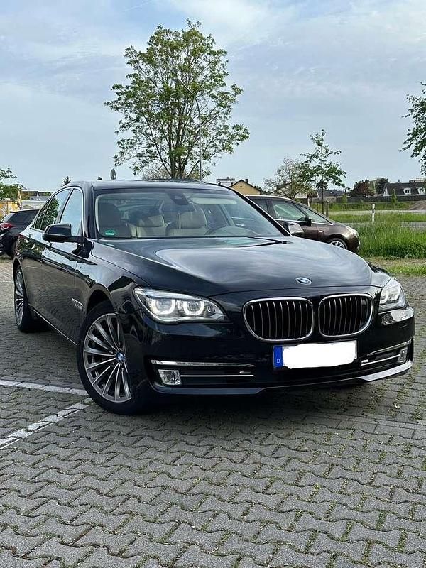 Gebraucht 2012 BMW 740 Comfort Edition Limousine | 25.500 € - Bild 1/4