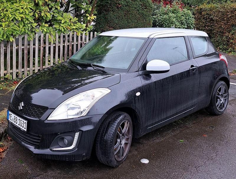 Schwarz Gebraucht 2016 Suzuki Swift Club Kleinwagen | 7.600 € (Fairer Preis) - Bild 1/4