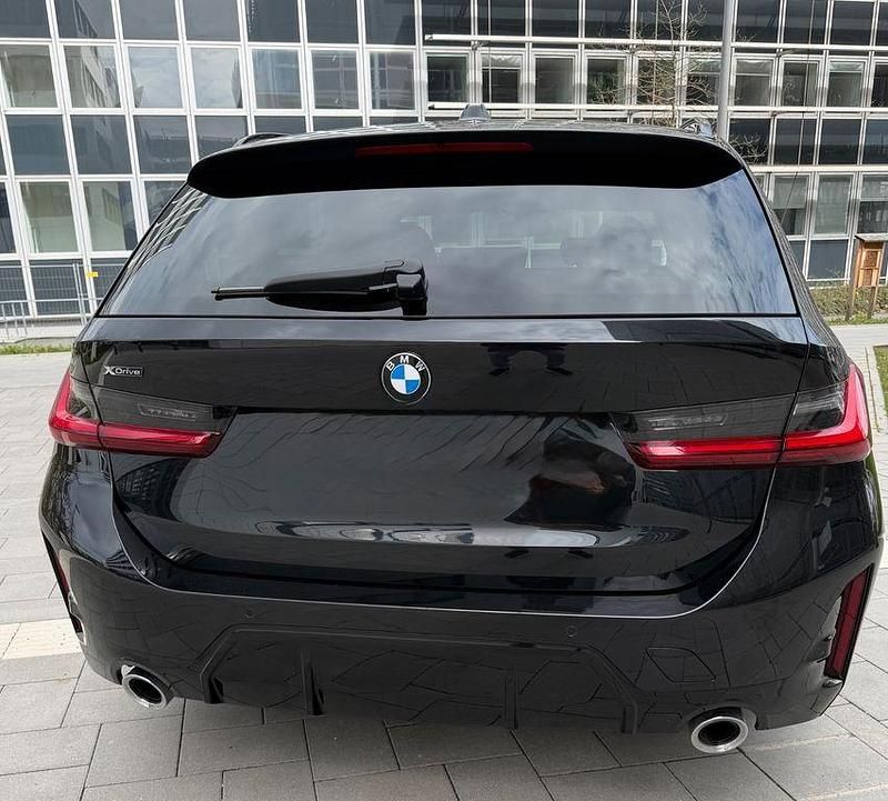 Gebraucht BMW 320 M Sport 190 PS (139 kW) 2024 Schwarz Kombi