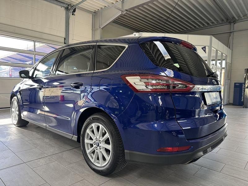 Gebraucht Ford S-MAX Titanium 239 PS (175 kW) 2017 Indicblau Van / Kleinbus