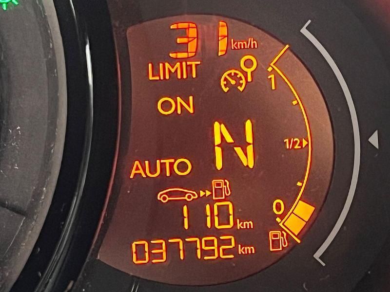 Gebraucht Citroën C3 SELECTION 82 PS (60 kW) 2015 Lilaviolett Limousine