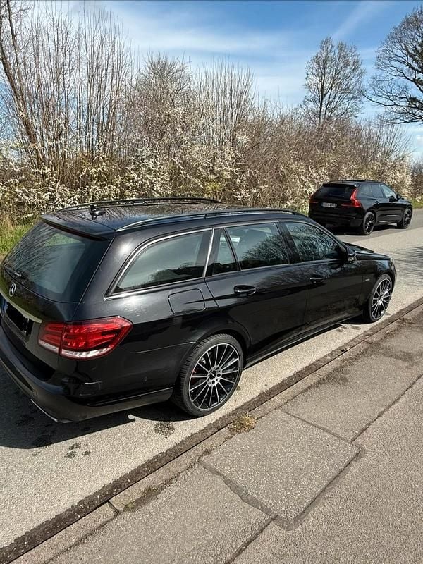 Gebraucht Mercedes E300 Edition 231 PS (169 kW) 2015 Schwarz Kombi