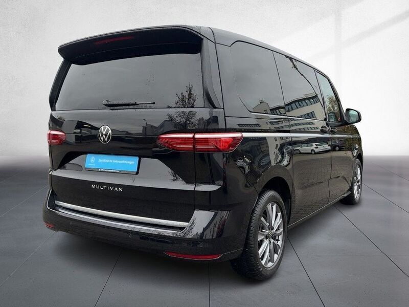 Gebraucht VW T7 Style 150 PS (110 kW) 2023 Schwarz Van