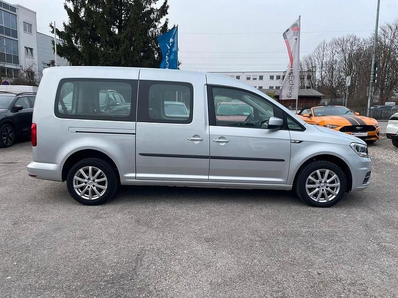 Gebraucht VW Caddy Maxi Trendline 102 PS (75 kW) 2016 Silber Van / Kleinbus