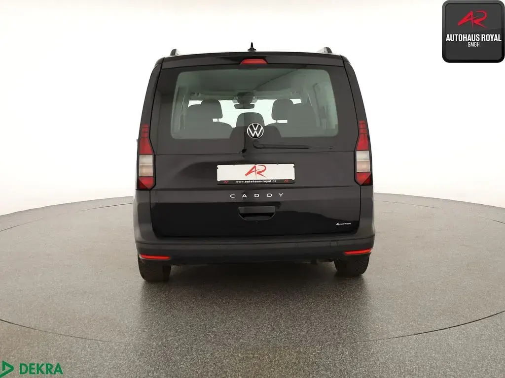 Gebraucht VW Caddy 122 PS (89 kW) 2022 Deep black perleffekt Van / Kleinbus