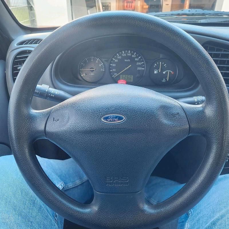 Gebraucht Ford Fiesta 60 PS (44 kW) 2000 Blau Kleinwagen