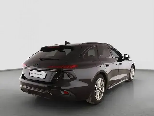 Gebraucht Audi A6 Ambiente 204 PS (150 kW) 2025 Mythosschwarz metallic Kombi