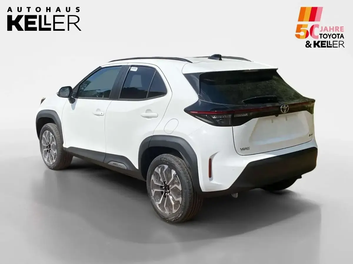 Neu Toyota Yaris Cross 131 PS (96 kW) 2026 Weiß SUV