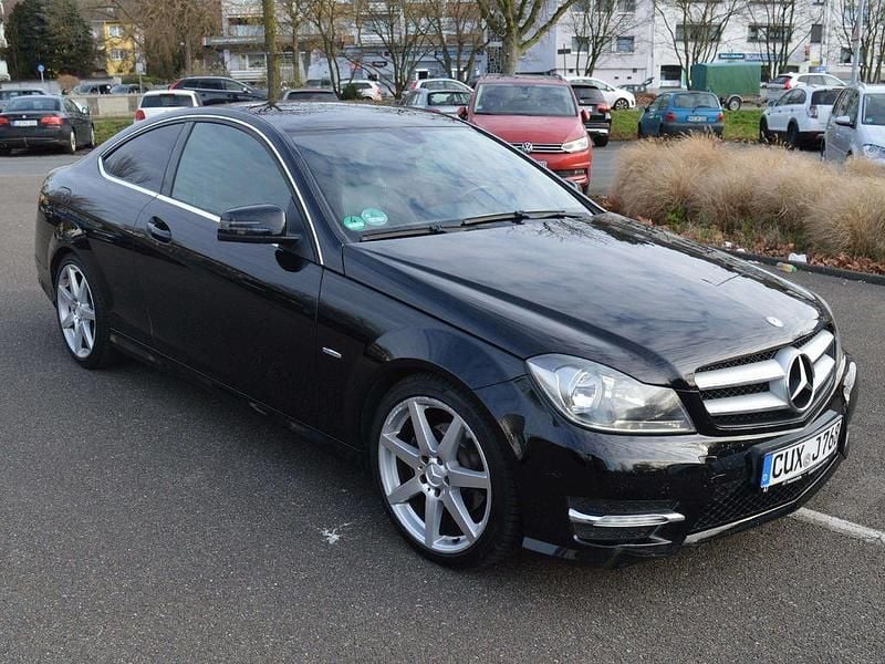 Gebraucht Mercedes C180 Edition 1 156 PS (114 kW) 2012 Schwarz Coupé