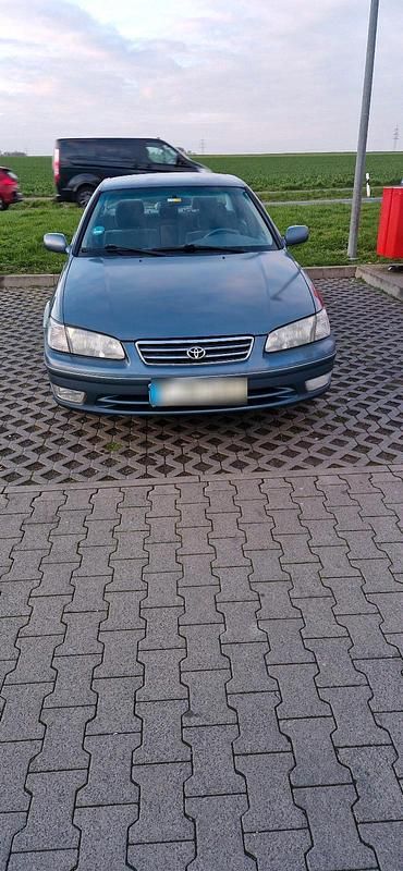 Gebraucht Toyota Camry 110 PS (80 kW) 2001 Blau Limousine