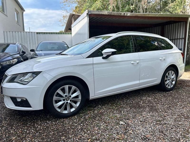 Weiß Gebraucht 2020 Seat Leon ST Style Kombi | 8.899 € (Guter Preis) - Bild 1/4