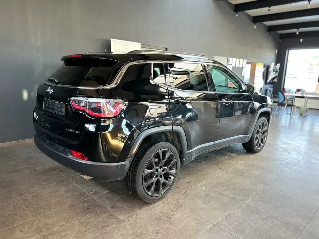 Usado Jeep Compass Limited 170 CV (125 kW) 2018 Negro SUV
