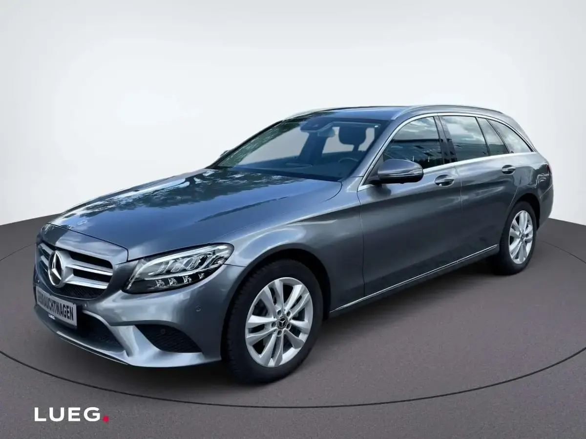 Gebraucht Mercedes C180 Avantgarde 156 PS (114 kW) 2020 Grau Kombi