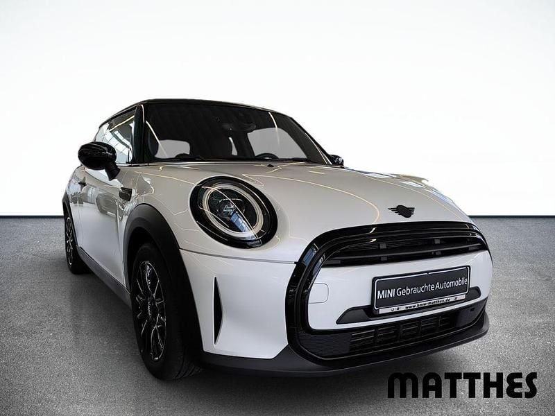 Gebraucht Mini Cooper Classic 136 PS (100 kW) 2023 Weiss Kleinwagen