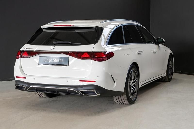Gebraucht Mercedes E300 AMG 313 PS (230 kW) 2025 Polarweiss Kombi