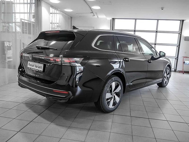 Neu VW Passat Business 150 PS (110 kW) 2026 Grenadillschwarz Kombi