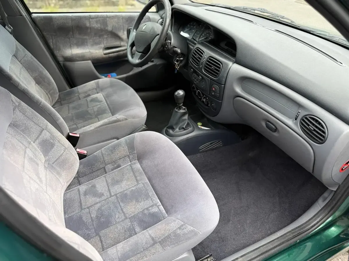 Gebraucht Renault Mégane II 105 PS (77 kW) 2002 Grün Limousine