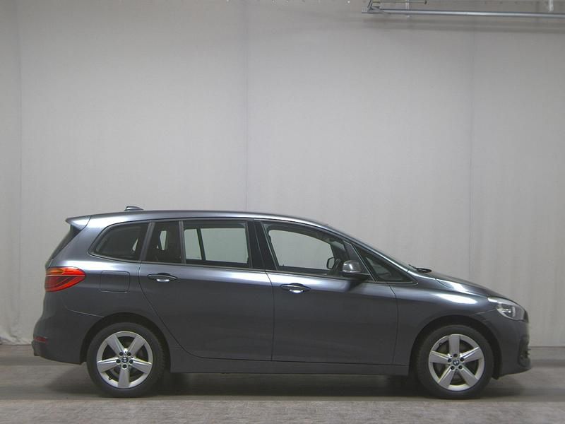 Grau Gebraucht 2018 BMW 218 Gran Tourer Advantage Van / Kleinbus | 6.950 € (Fairer Preis) - Bild 1/4