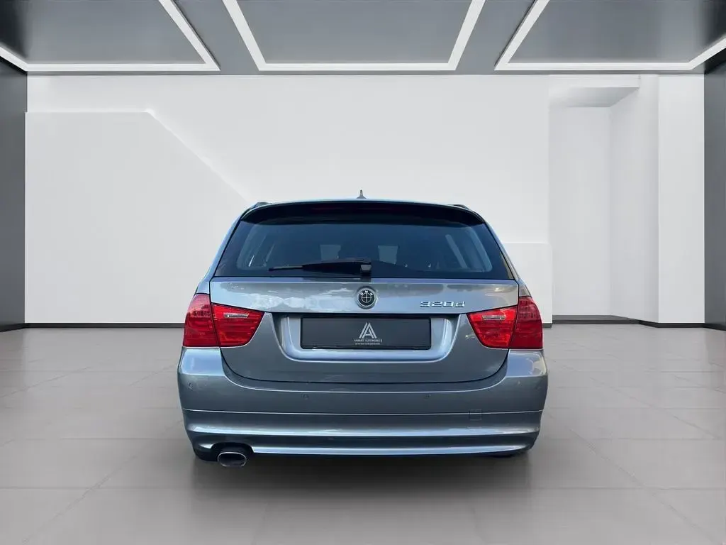 Gebraucht BMW 320 Comfort Edition 184 PS (135 kW) 2010 Kombi
