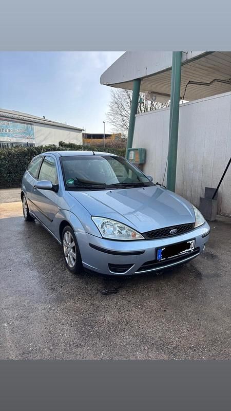 Usata Ford Focus 100 CV (73 kW) 2004 Blu Utilitaria