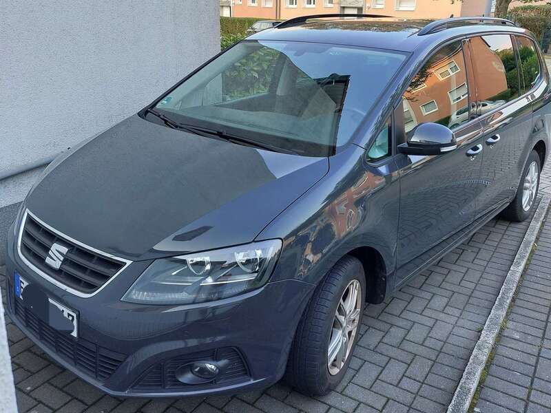 Grau Gebraucht 2018 Seat Alhambra Van / Kleinbus | 25.950 € (Fairer Preis) - Bild 1/4