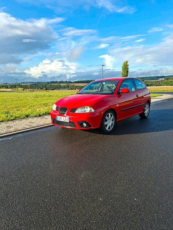 Rot Gebraucht 2007 Seat Ibiza Kleinwagen | 949 € (Fairer Preis) - Bild 1/4