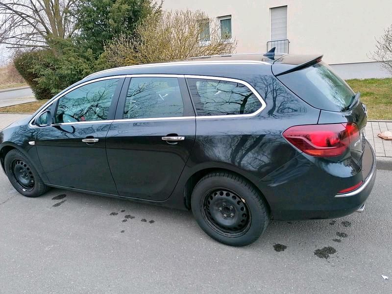Gebraucht Opel Astra 165 PS (121 kW) 2013 Schwarz Kombi