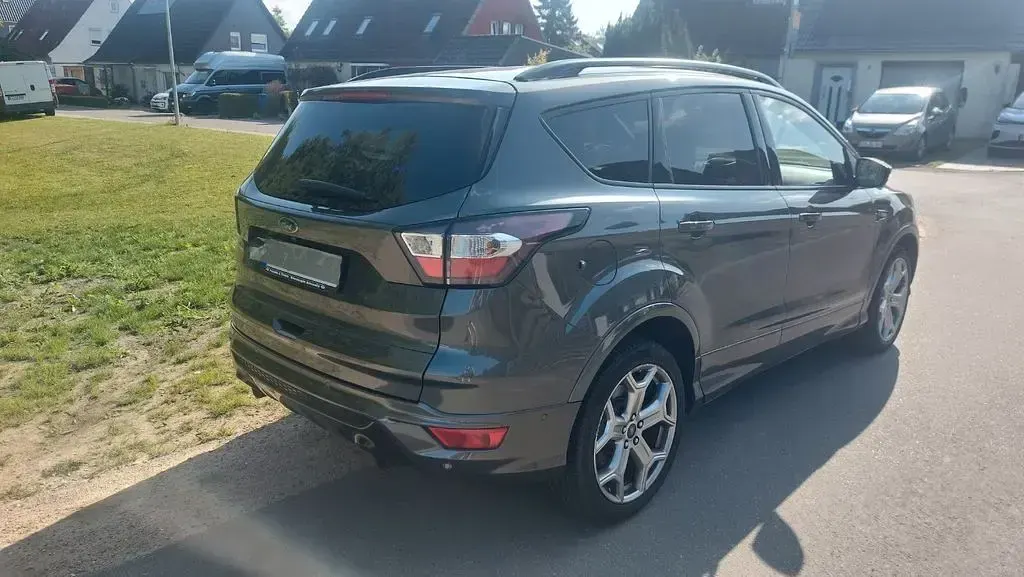 Gebraucht Ford Kuga ST-Line 150 PS (110 kW) 2019 Grau SUV