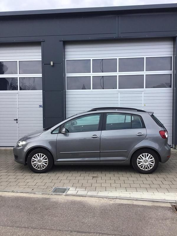 Grau Gebraucht 2010 VW Golf Plus Cross Van / Kleinbus | 3.300 € (Fairer Preis) - Bild 1/4