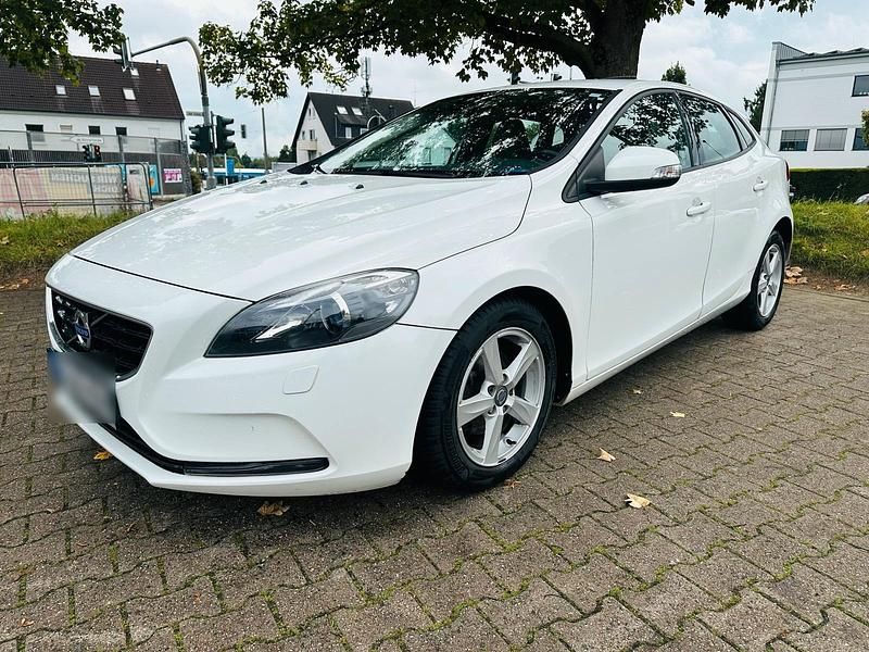 Weiß Gebraucht 2014 Volvo V40 Kombi | 5.900 € (Etwas zu teuer) - Bild 1/4