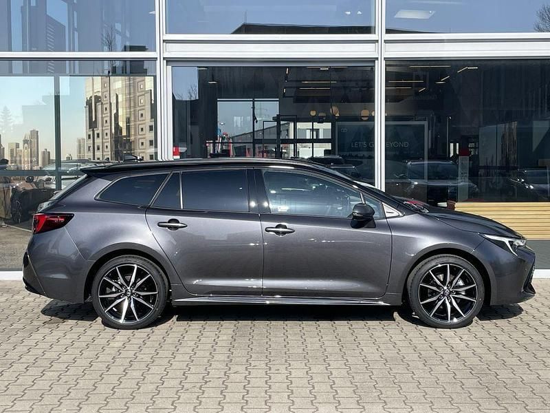 Neu Toyota Corolla Sport 178 PS (130 kW) 2025 Marlingrau metallic / dach sch Kombi