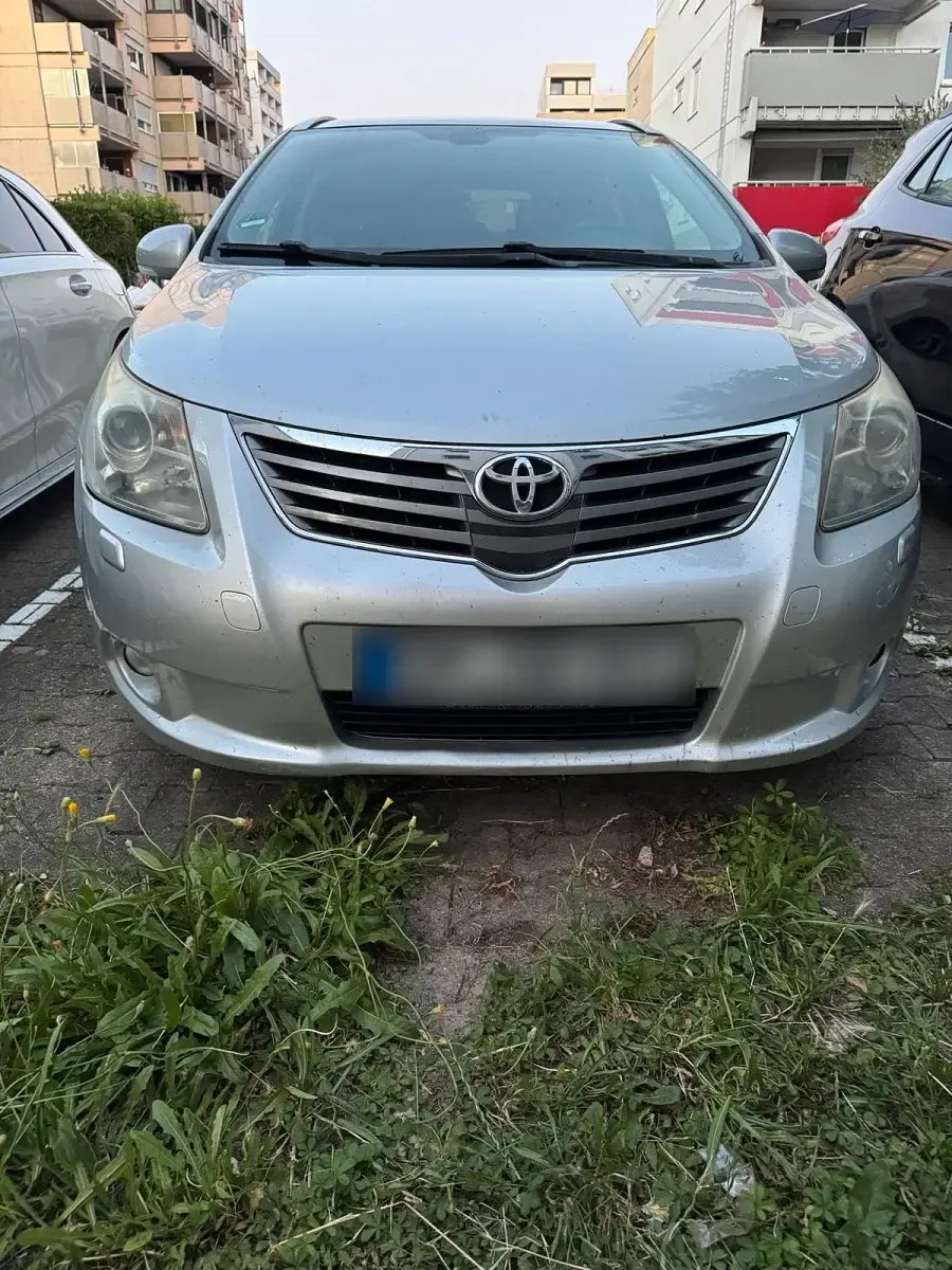 Gebraucht Toyota Avensis Premium 150 PS (110 kW) 2009 Grau Kombi