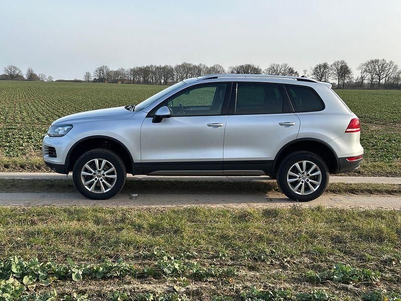 Używany VW Touareg Terrain Tech 245 KM (180 kW) 2013 Srebrny SUV