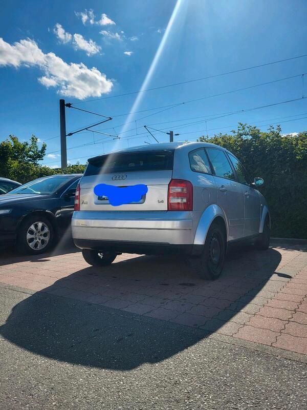 Grau Gebraucht 2003 Audi A2 Kleinwagen | 1.000 € - Bild 1/4