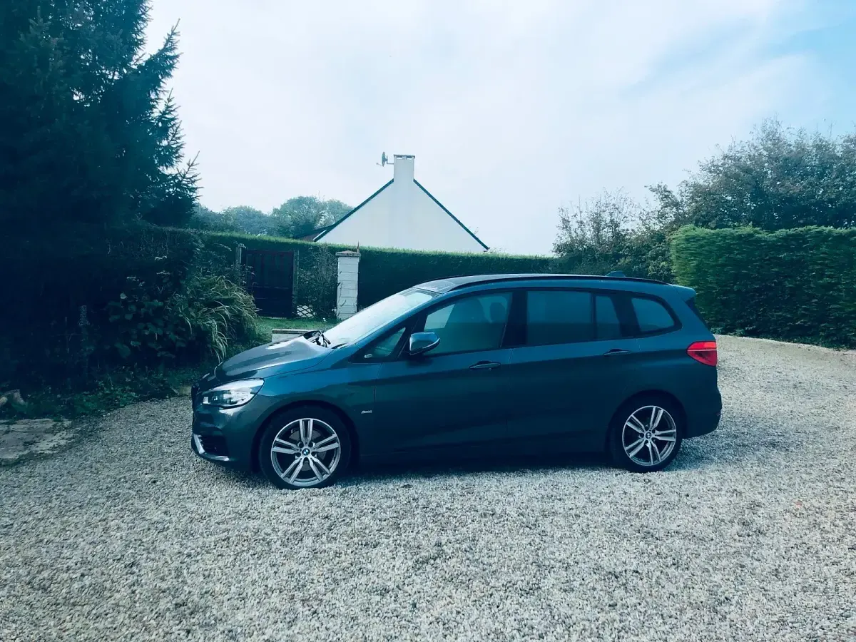 Gebraucht BMW 218 Sport Line 150 PS (110 kW) 2015 Grau Kombi